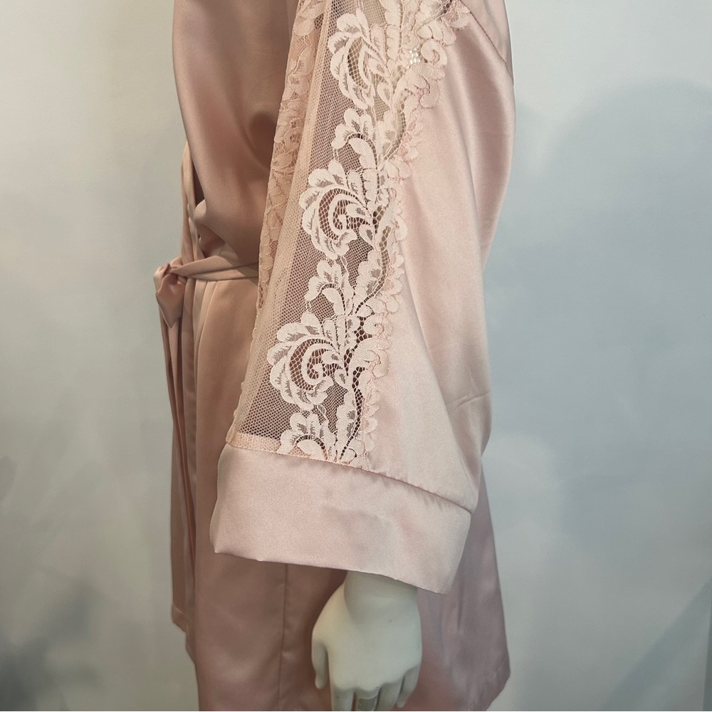 In Bloom by Jonquil Satin & Lace Shorty Robe - Picture 4 of 13